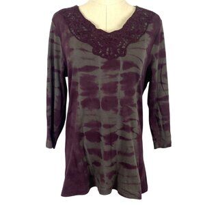 ⭐ 3/$15 Christopher & Banks M Grey Purple Lace Trim VNeck Whimsygoth Tie Dye Top